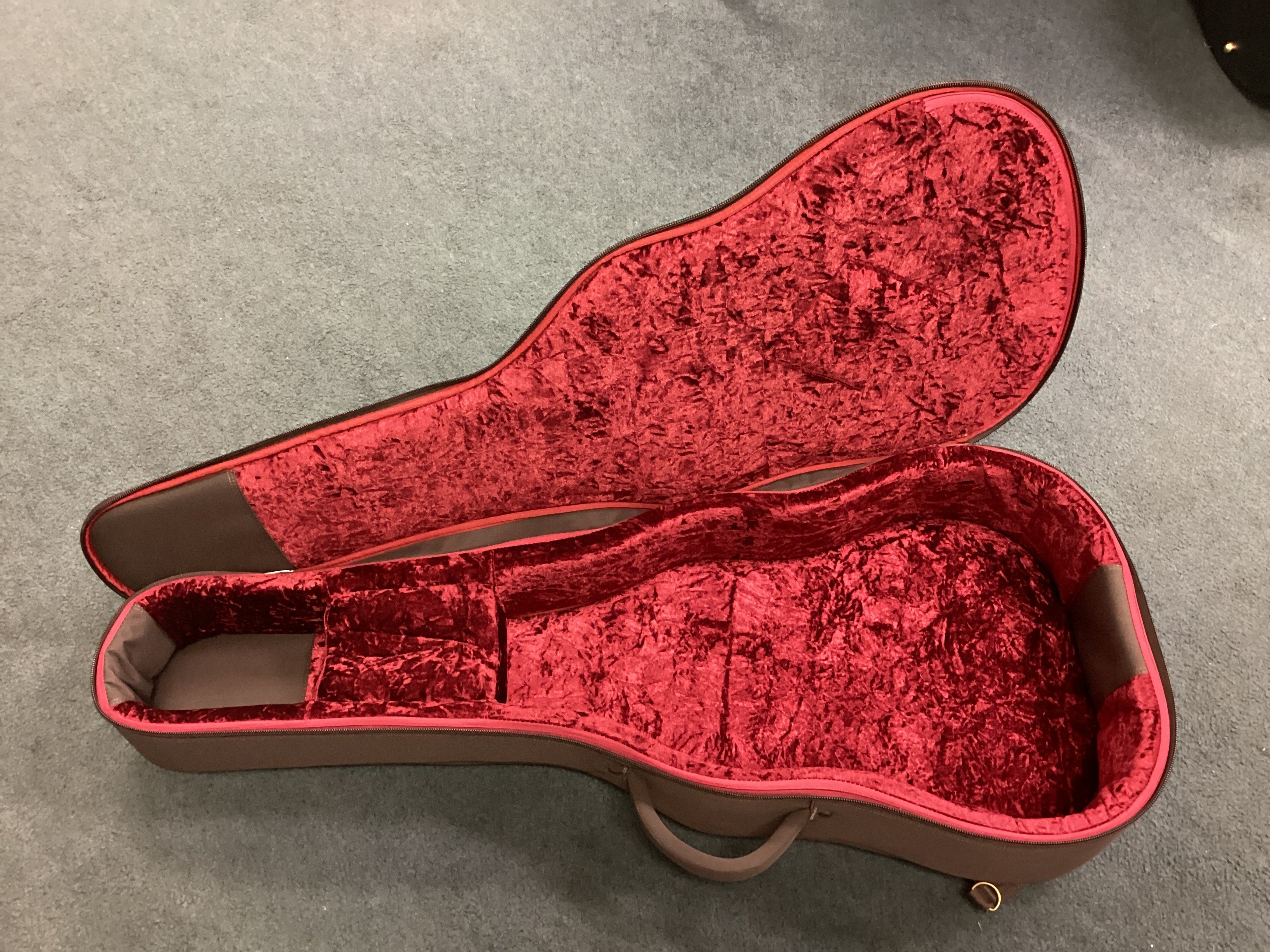 Image of Taylor “AeroCase” Grand Auditorium/Symphony/Pacific/Dreadnaught